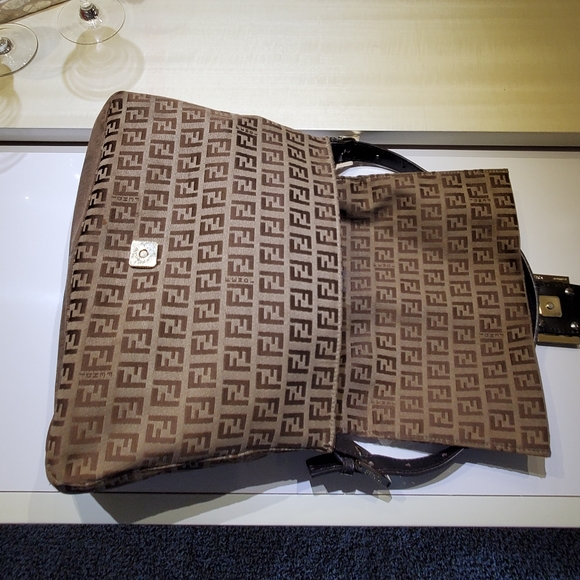 Fendi Zucchino Mama vintage canvas shoulder bag- brown/beige gold hardware - Picture 9 of 13